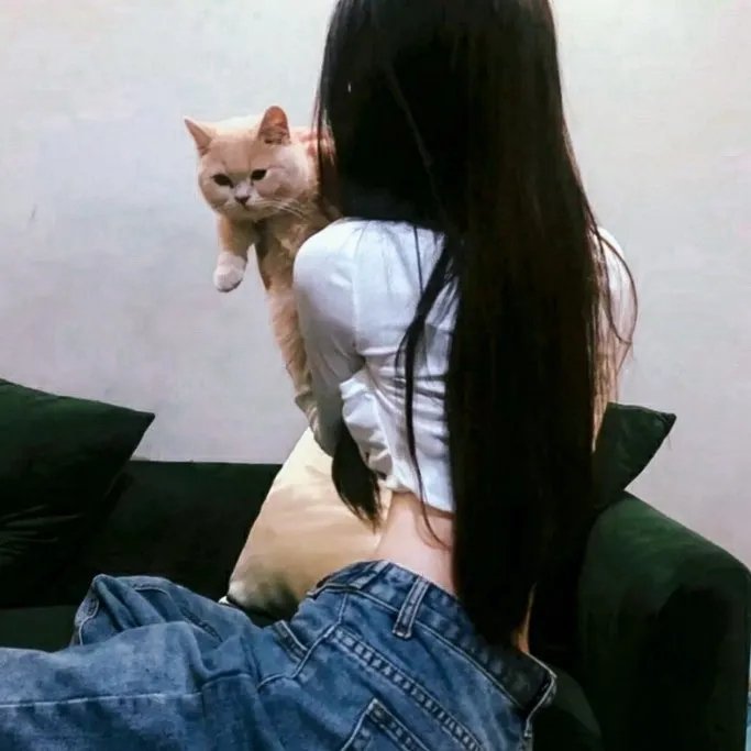 伏狮艶后